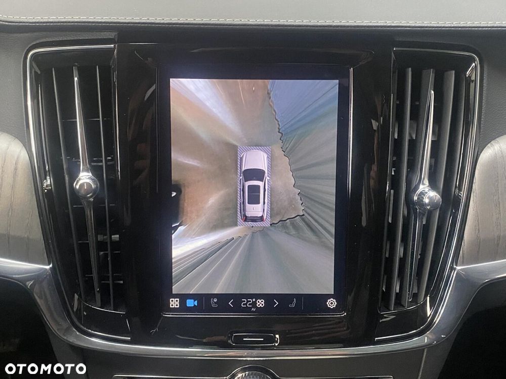 Volvo V90 Cross Country - 26