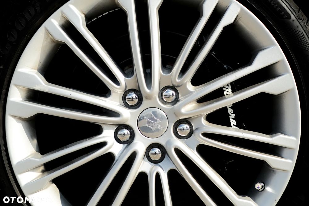 Maserati Quattroporte S - 16