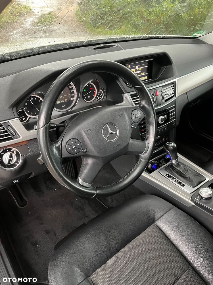 Mercedes-Benz Klasa E 200 CGI BlueEFFICIENCY Automatik - 7