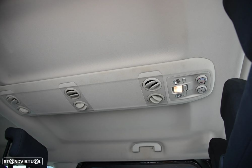 Peugeot Expert Traveller 9Lugares AC Traseiro 1.5BlueHDI 120cv - 9