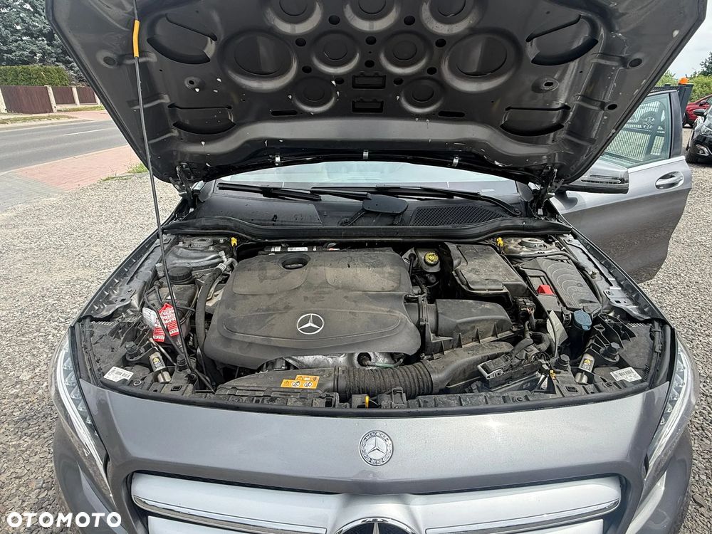 Mercedes-Benz GLA 200 7G-DCT Activity Edition - 32