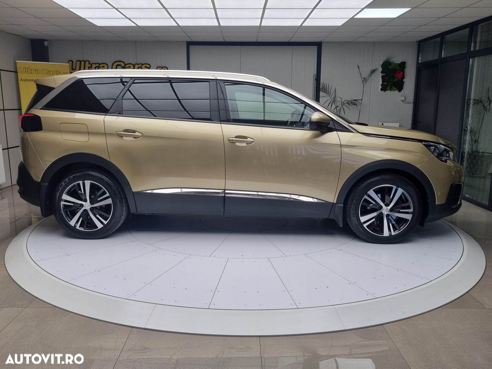 Peugeot 5008 - 8