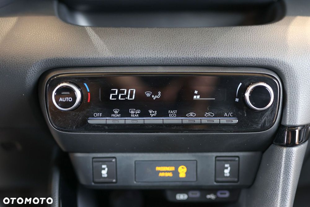 Toyota Yaris Hybrid 1.5 Style - 26