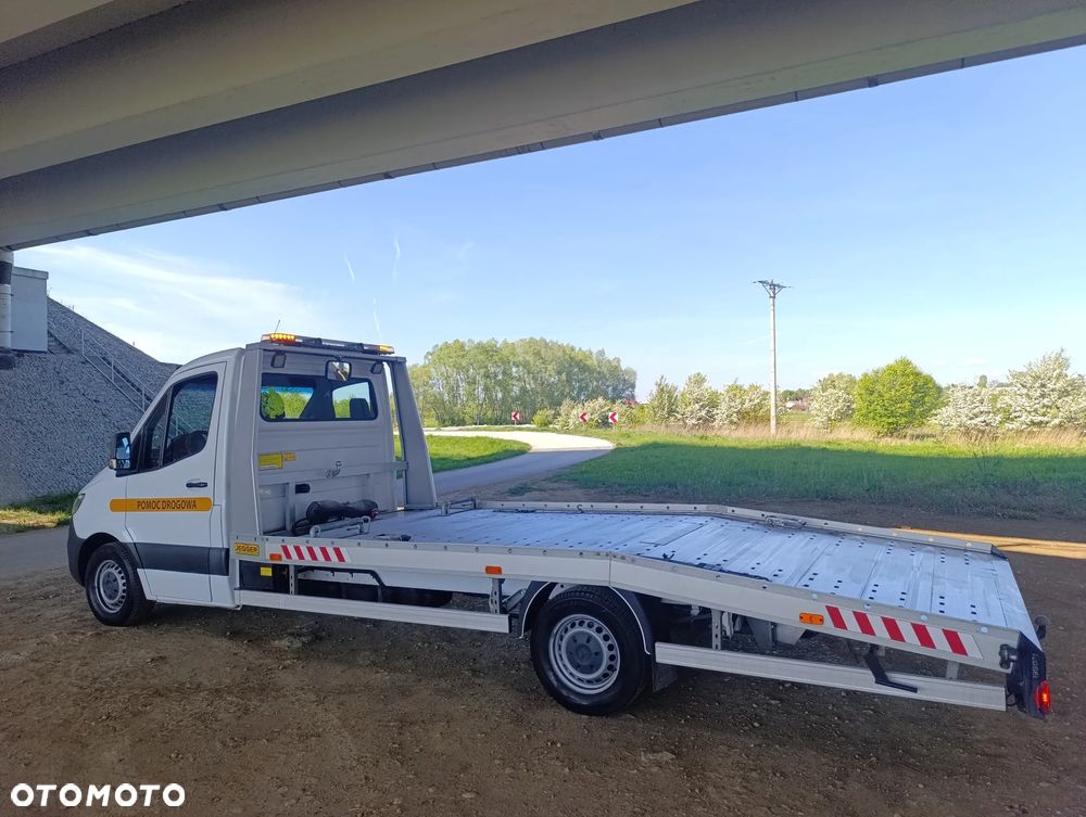 Mercedes-Benz Sprinter - 11
