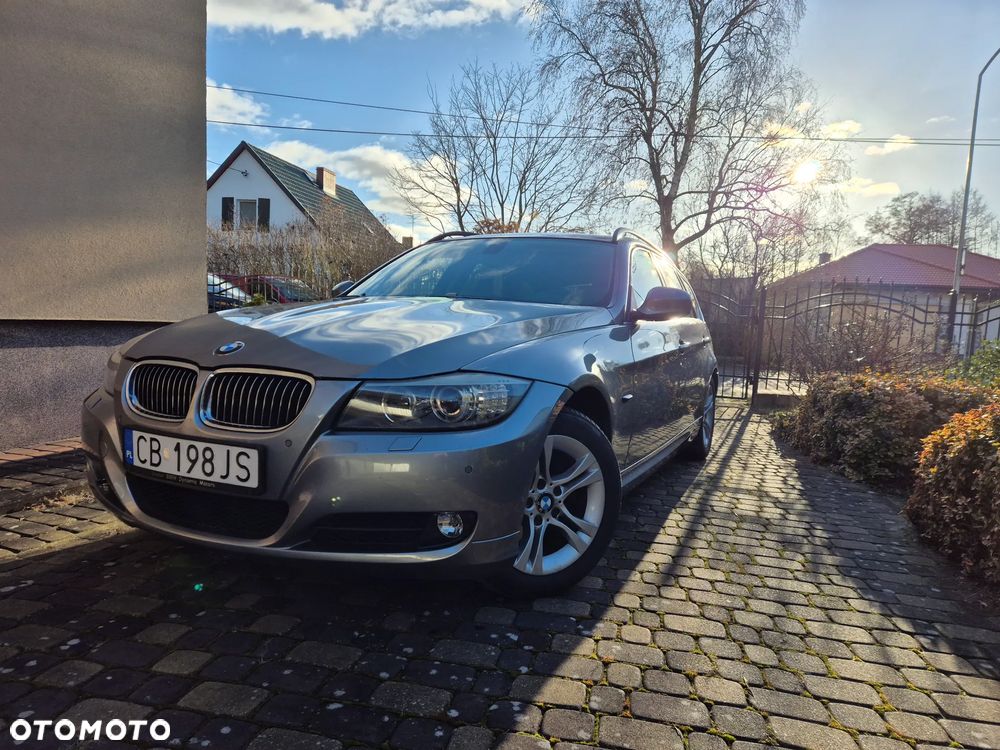 BMW Seria 3 325i - 1