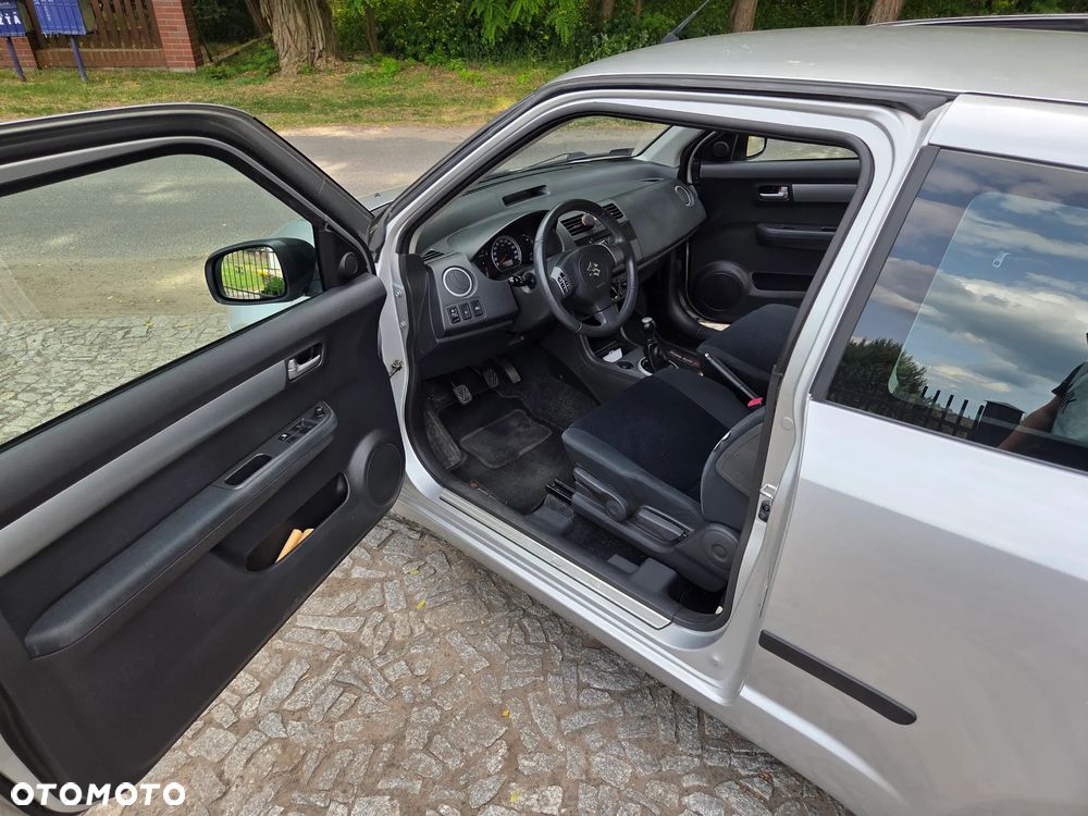 Suzuki Swift 1.3 Club - 6