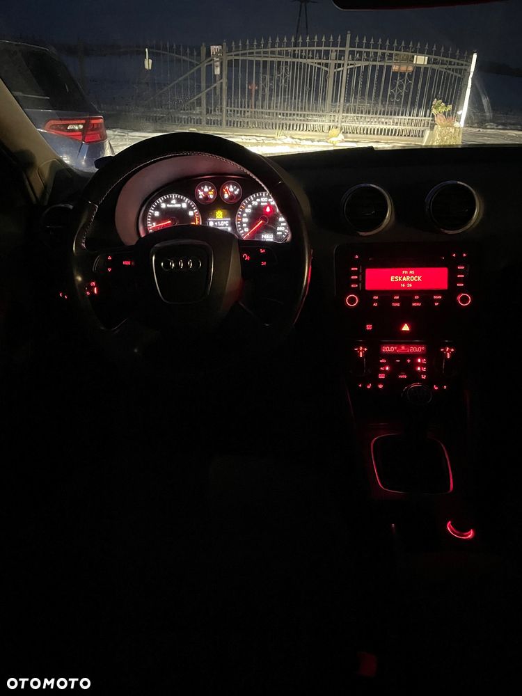 Audi A3 Sportback 1.6 Ambition - 4