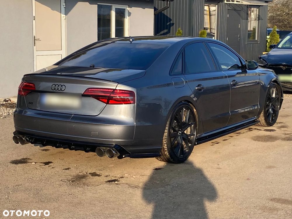 Audi S8 Plus - 10