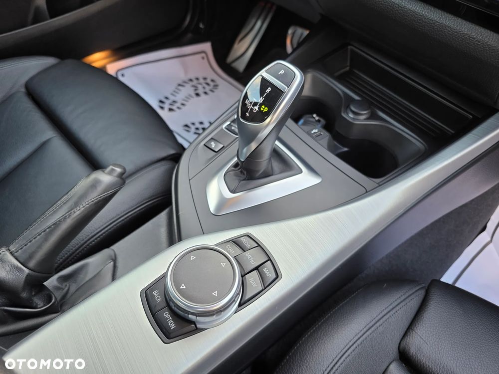 BMW Seria 1 120d xDrive Edition M Sport Shadow - 17