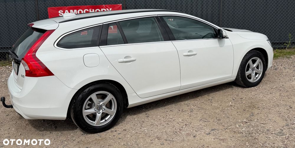 Volvo V60 D3 Drive-E Momentum - 26