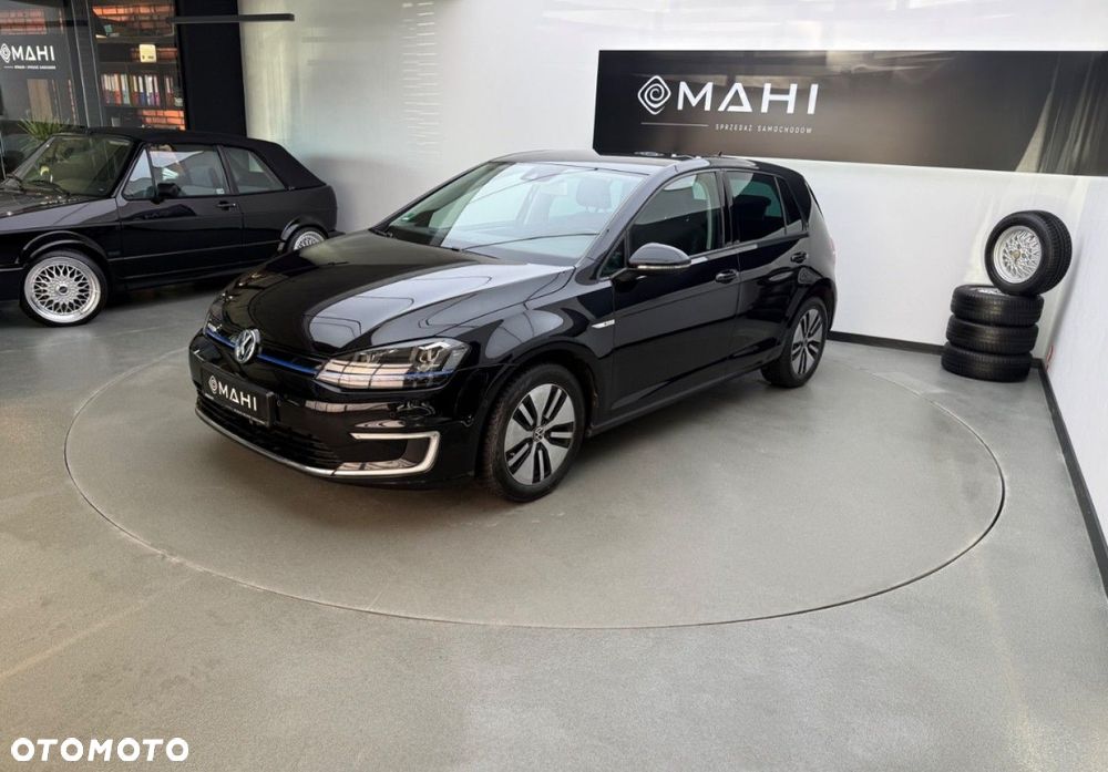 Volkswagen Golf - 6