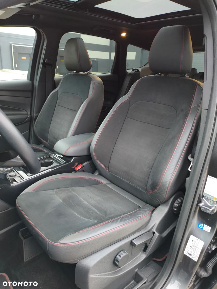 Ford Kuga 1.5 EcoBoost 2x4 ST-Line - 17