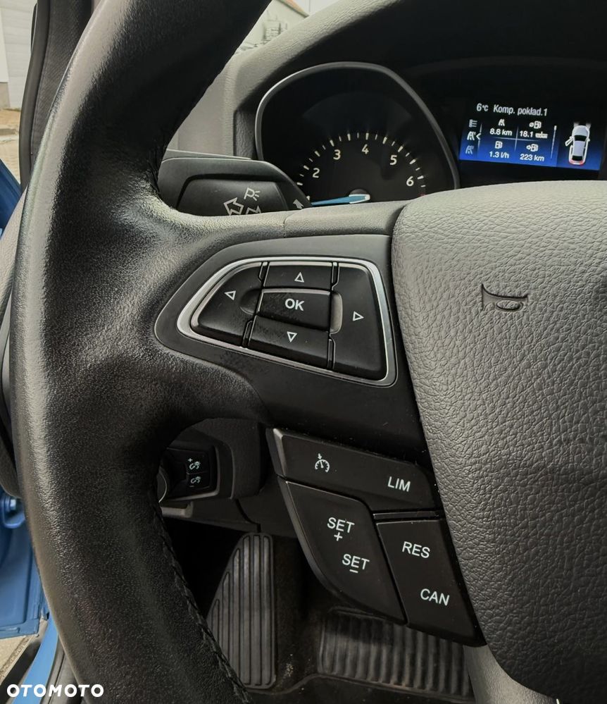 Ford Focus 1.0 EcoBoost Titanium - 30