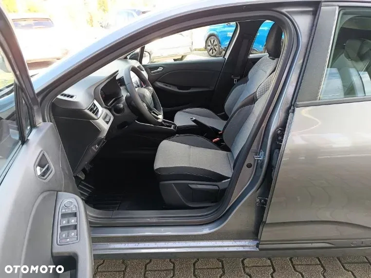 Renault Clio - 12