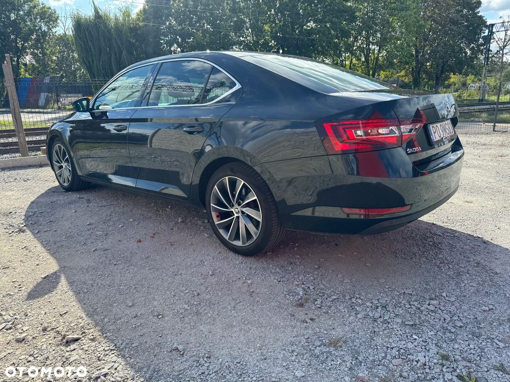 Skoda Superb 2.0 TDI 4x4 L&K DSG - 4