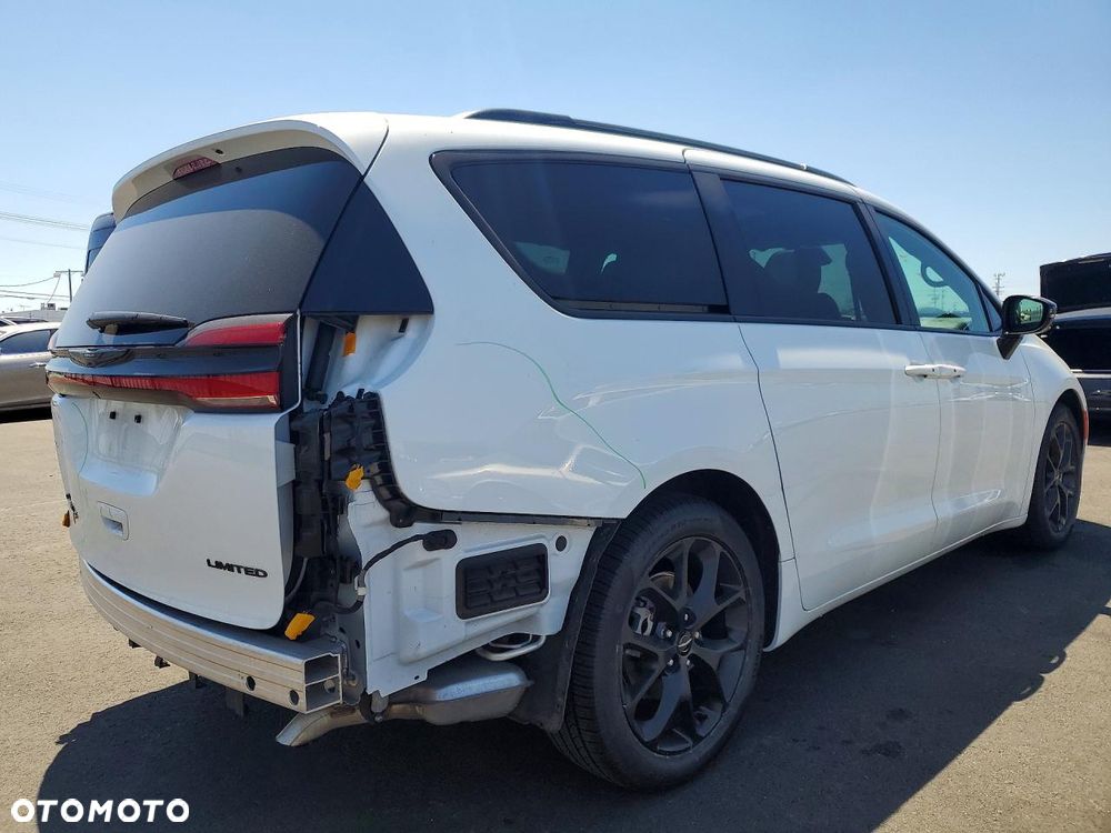 Chrysler Pacifica - 4