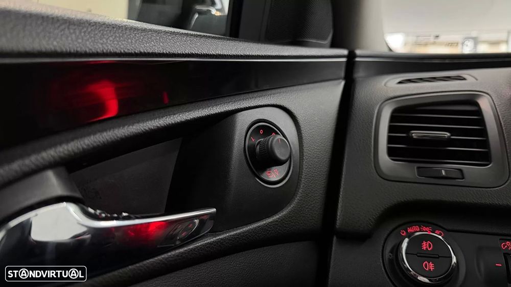 Opel Insignia Sports Tourer - 30