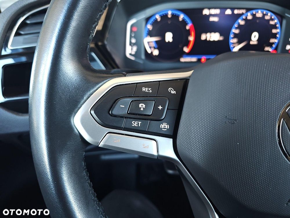 Volkswagen Touran - 18