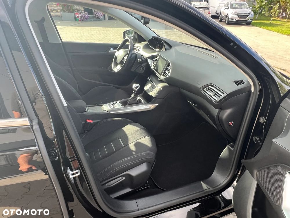 Peugeot 308 125 THP Active - 16