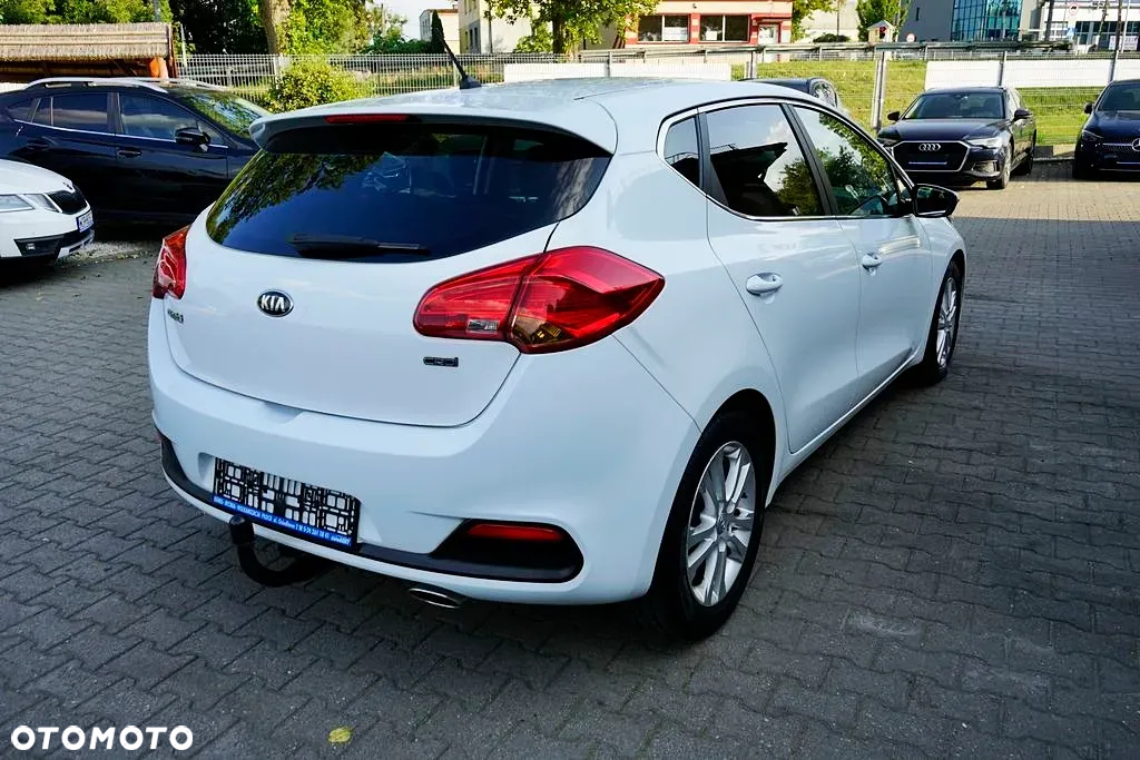 Kia Ceed - 8