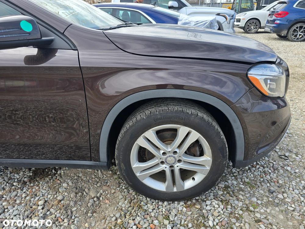 Mercedes-Benz GLA - 10