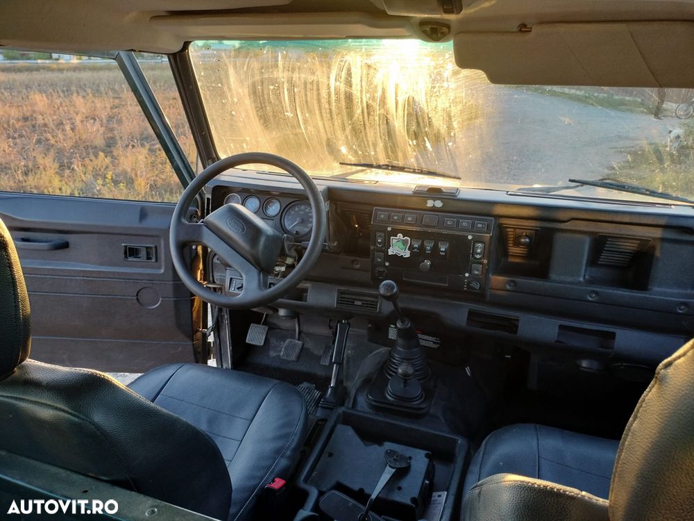 Land Rover Defender 90 Hard Top - 5