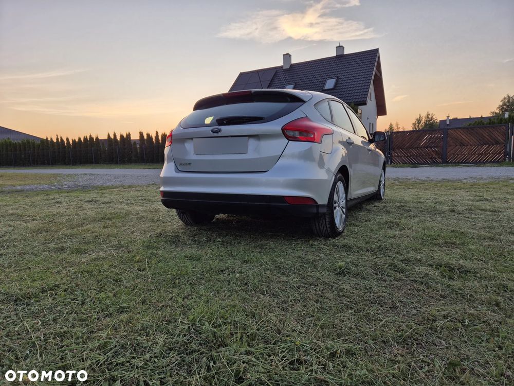 Ford Focus 1.6 Trend - 24