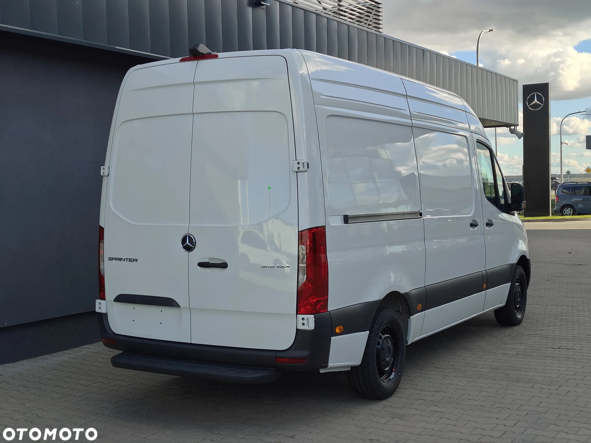 Mercedes-Benz Sprinter - 9