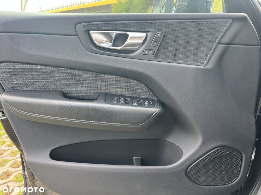 Volvo XC 60 B4 D Momentum Pro - 18
