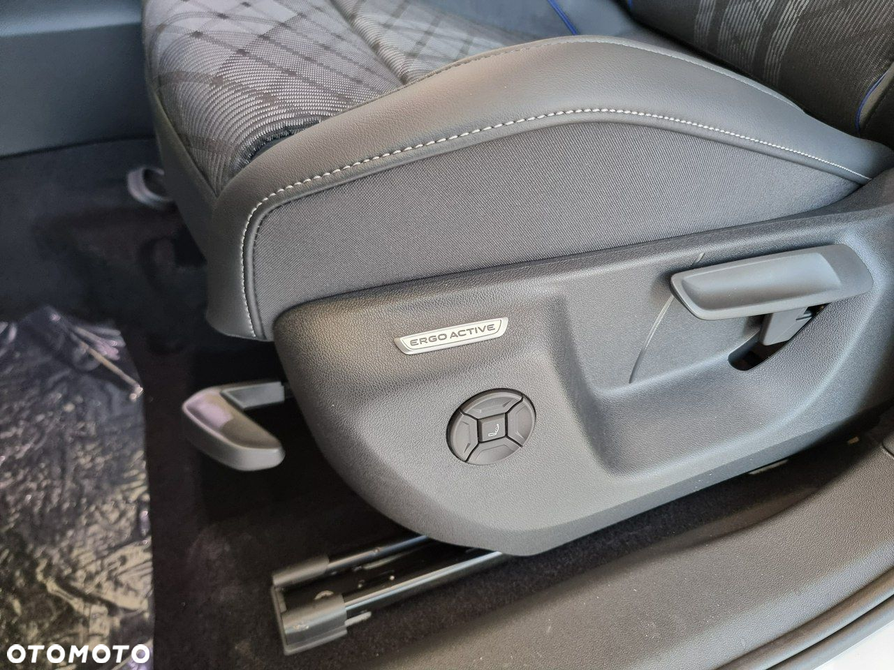 Volkswagen Tiguan - 12