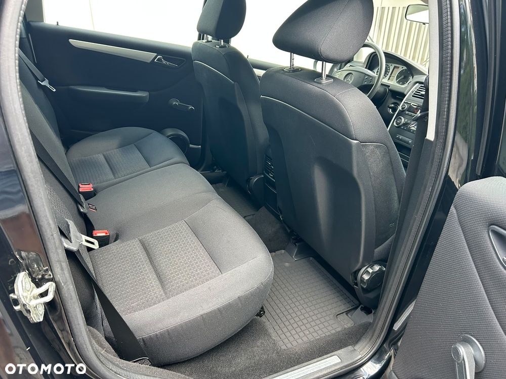Mercedes-Benz Klasa B 180 CDI Special Edition - 17