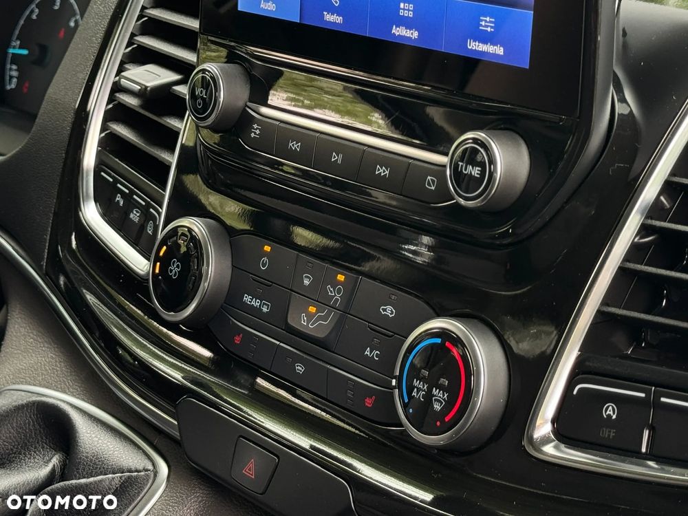 Ford Tourneo Custom 2.0 EcoBlue L2 Titanium - 13