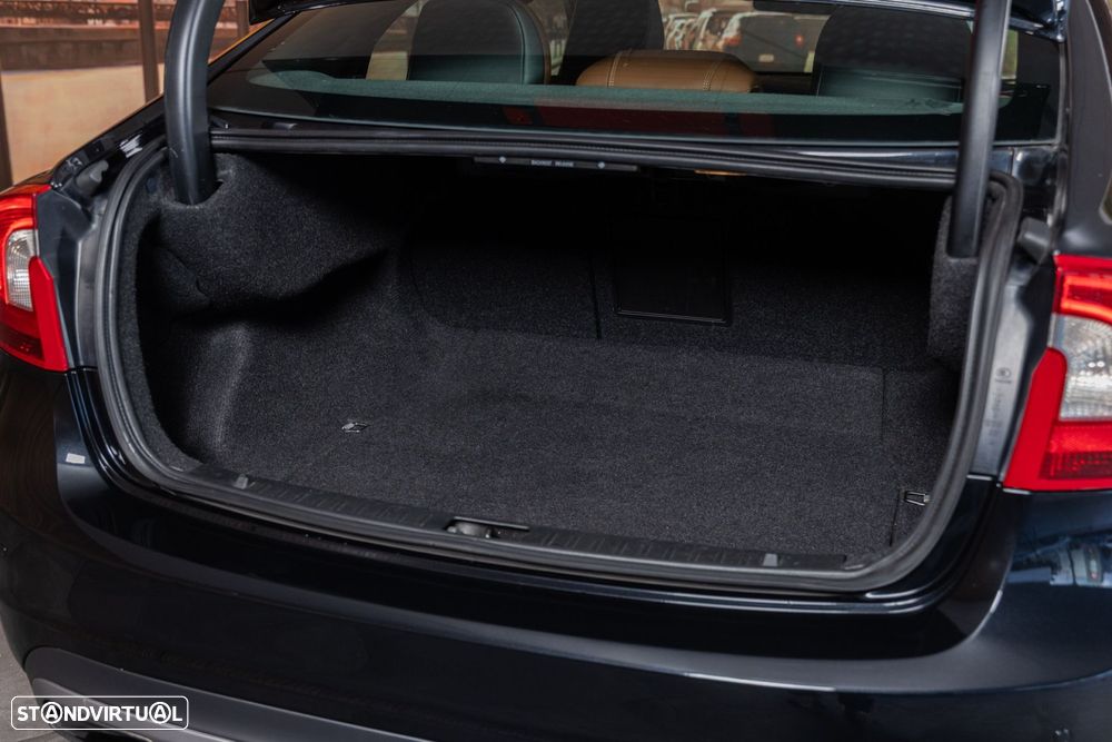 Volvo S60 Cross Country - 8