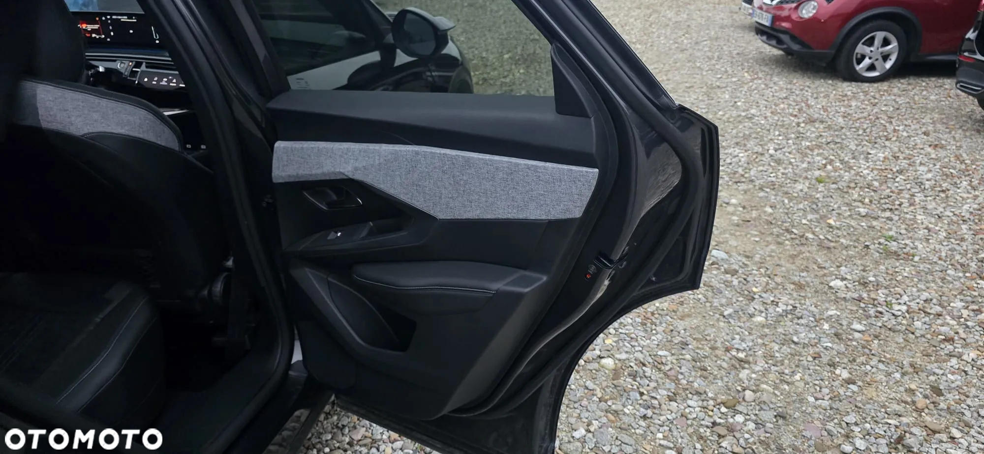 Peugeot 3008 1.2 PureTech mHEV Allure Pack S&S e-DCS6 - 37
