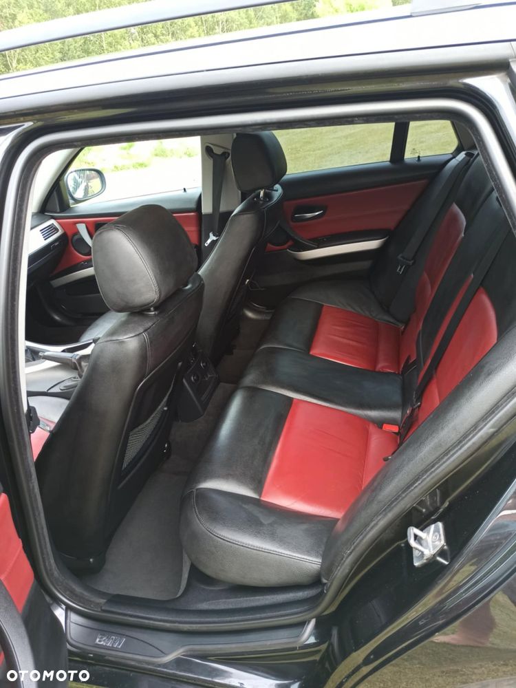 BMW Seria 3 318i Touring - 5