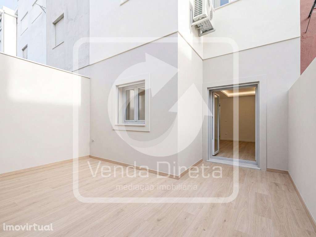 Moradia T4 Duplex com Logradouro perto da Estação Fluvial do Barreiro. - Grande imagem: 4/23