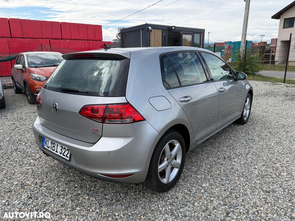 Volkswagen Golf - 8