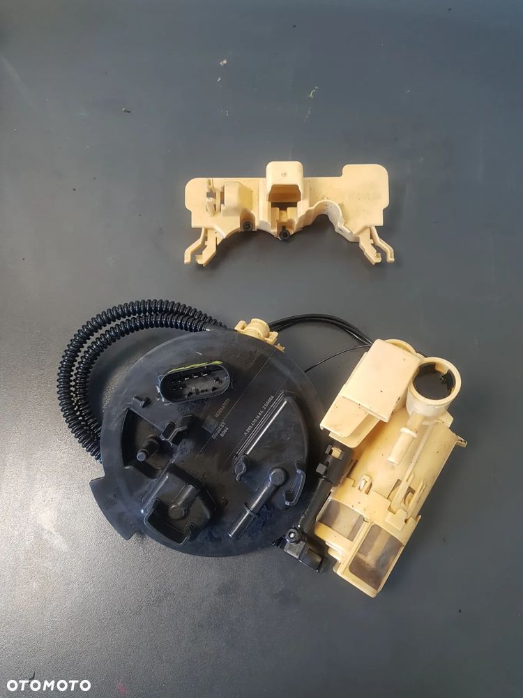 MERCEDES POMPA PALIWA A2054701694