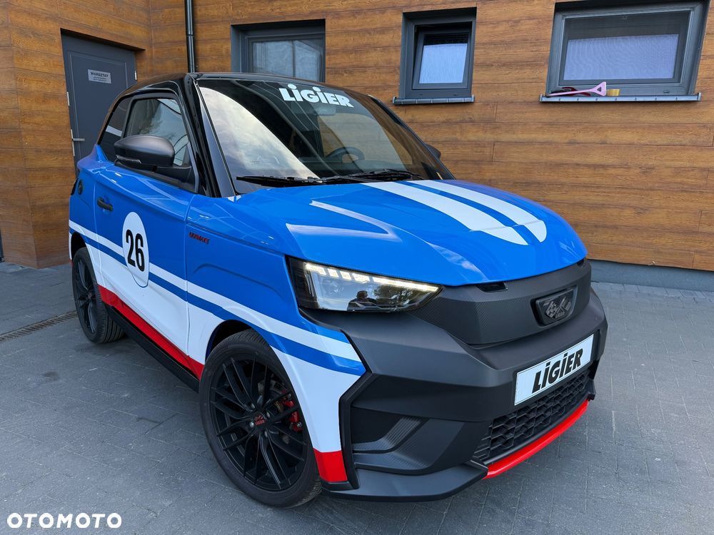 Ligier JS50 - 5