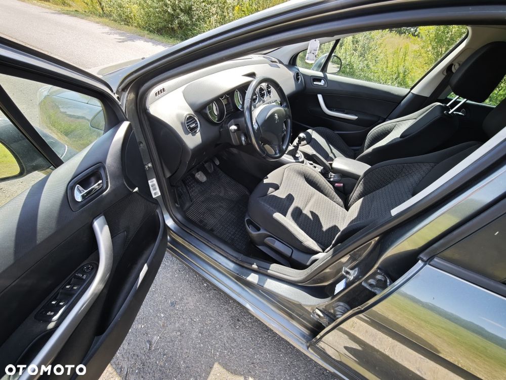 Peugeot 308 - 8