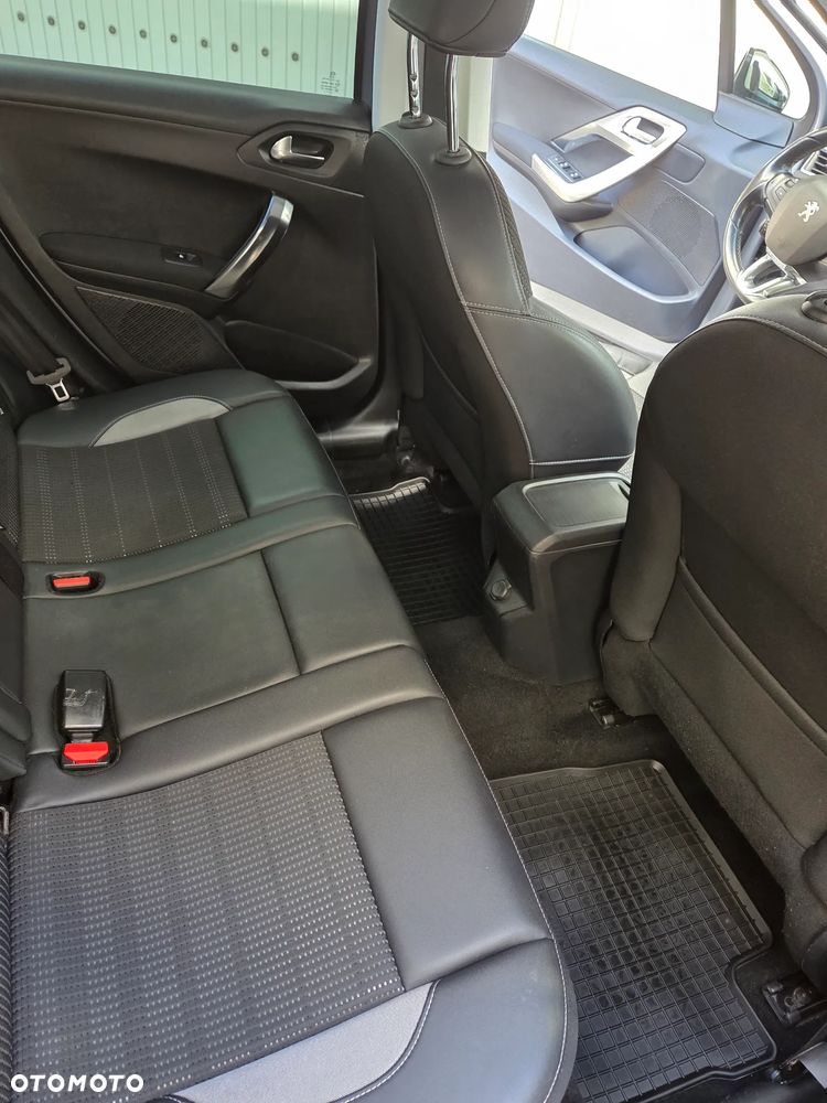 Peugeot 2008 BlueHDi FAP 120 STOP & START Allure - 16
