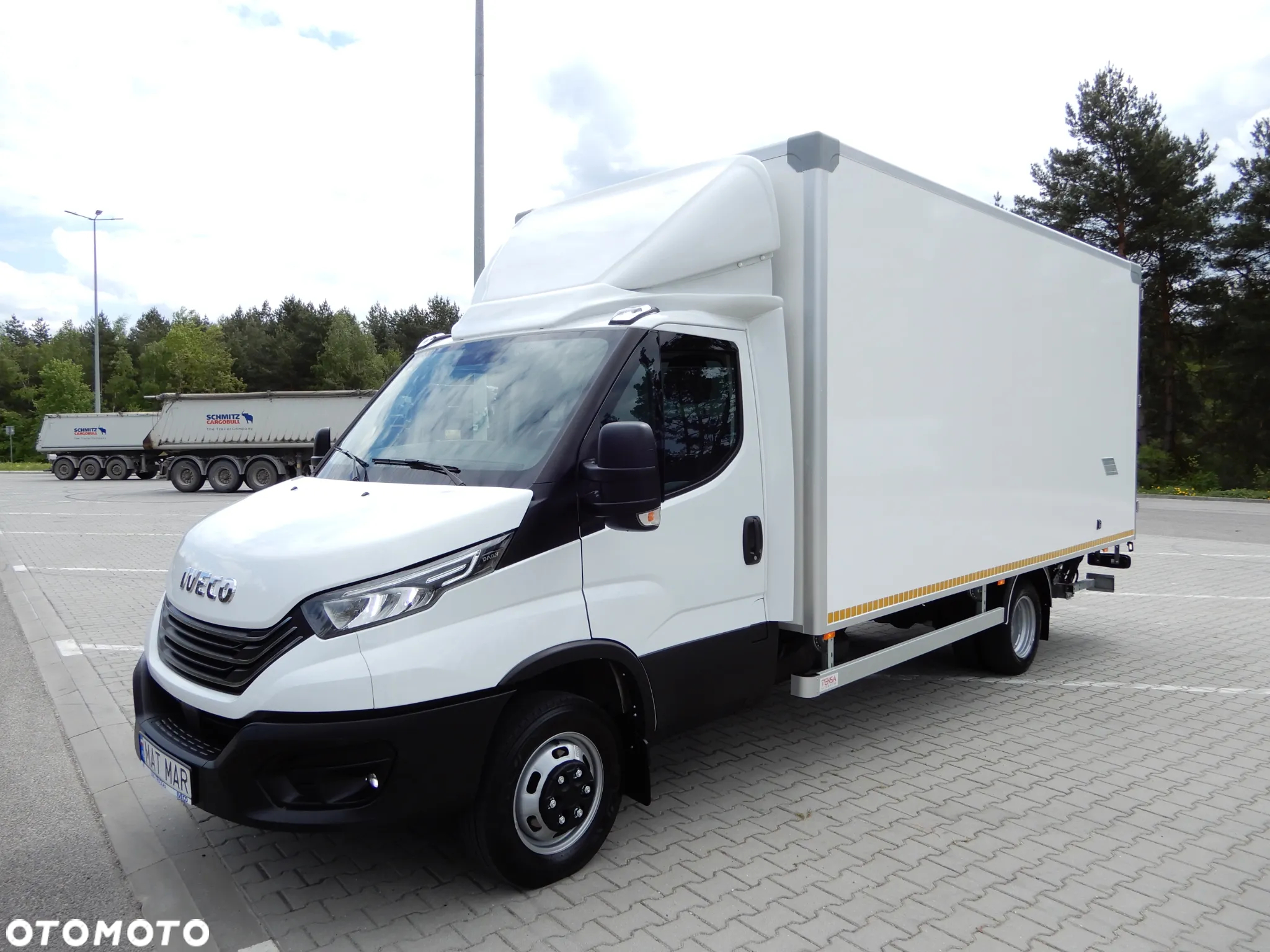 Iveco DAILY 50C18 Hi-Matic Kontener 10 E.Palet 4.91 Cm Boczne Drzwi + Winda Załadowcza DHOLLANDIA 1000 Kg Rozstaw Osi 4350 mm WZMACNIANY Tempomat Aktywny Full LED 16 Tys Km GWARANCJA FABRYCZNA Stan FABRYCZNIE NOWY DOSTĘPNY OKAZJA - 7