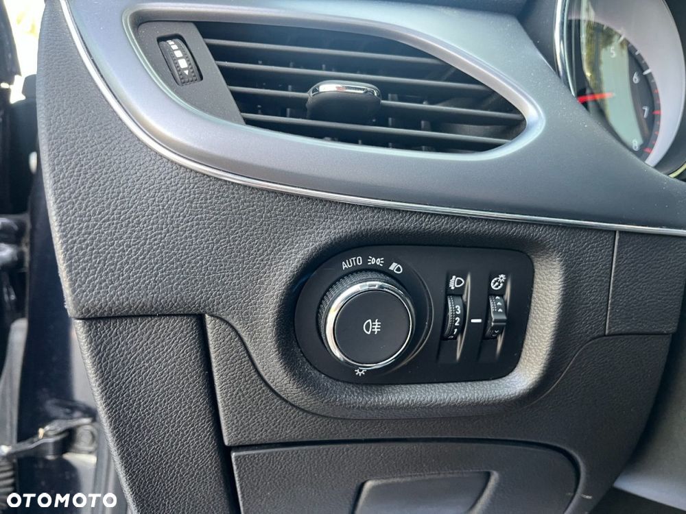 Opel Astra 1.4 Turbo Edition - 17