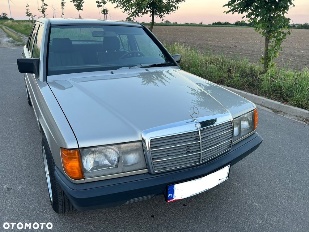 Mercedes-Benz W201 (190) - 2