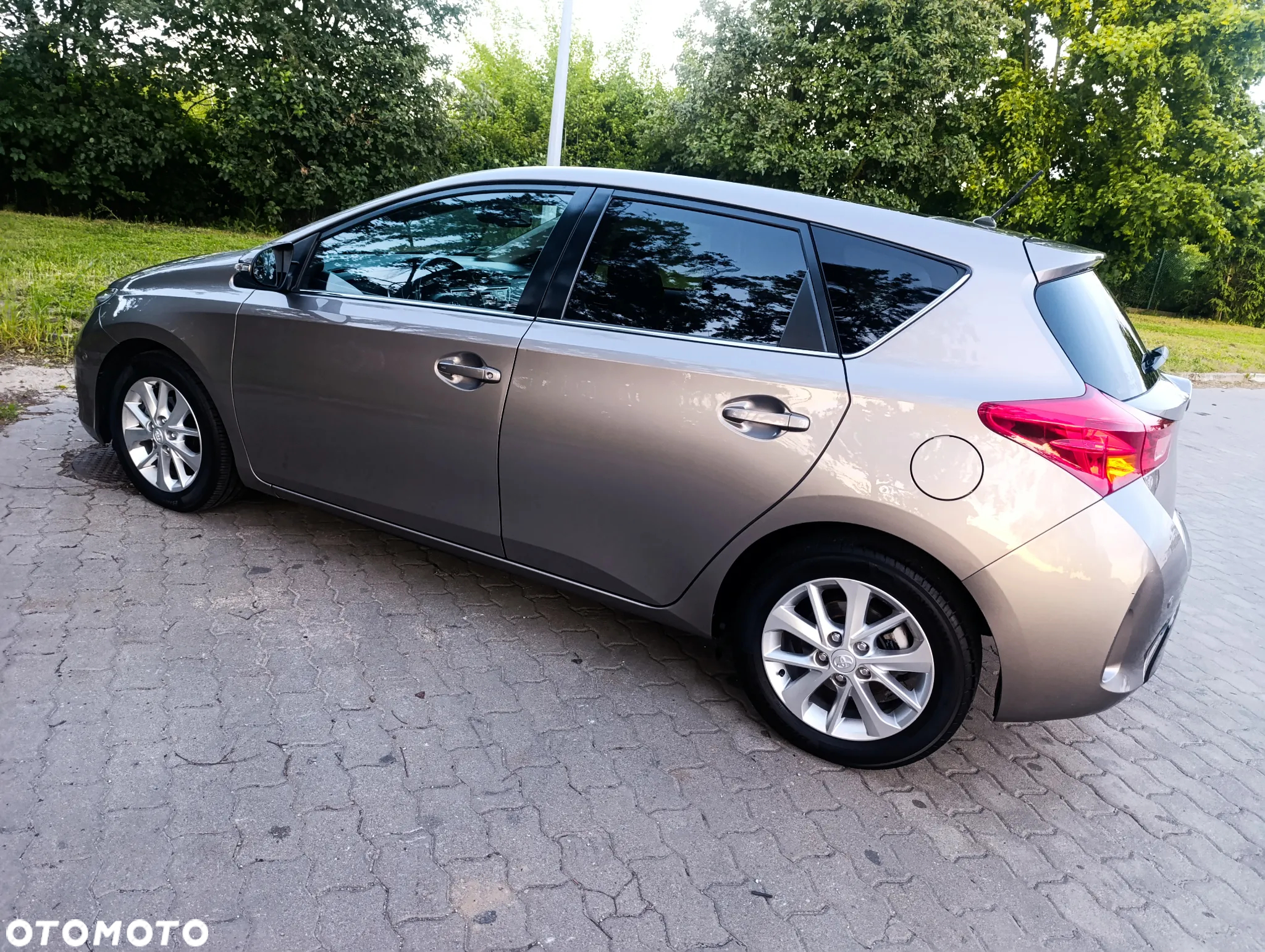 Toyota Auris 1.6 Valvematic Multidrive S Executive - 12