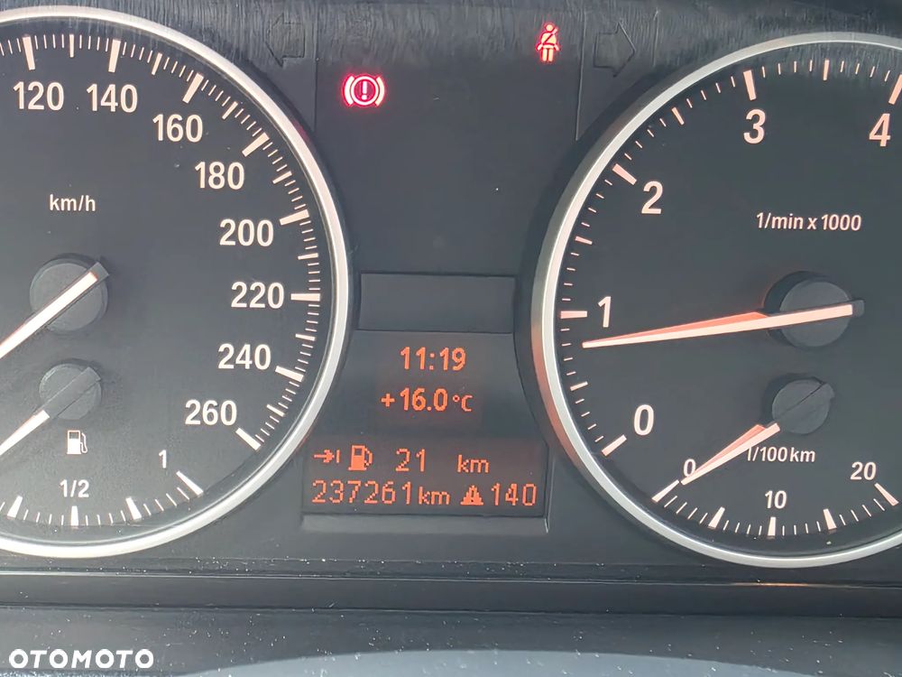 BMW X1 sDrive18i - 21