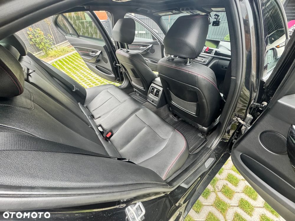 BMW Seria 3 335i Sport Line - 21