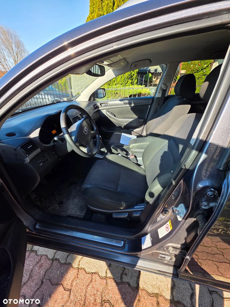 Toyota Avensis 2.0 D-4D Sol plus+NAVI - 4