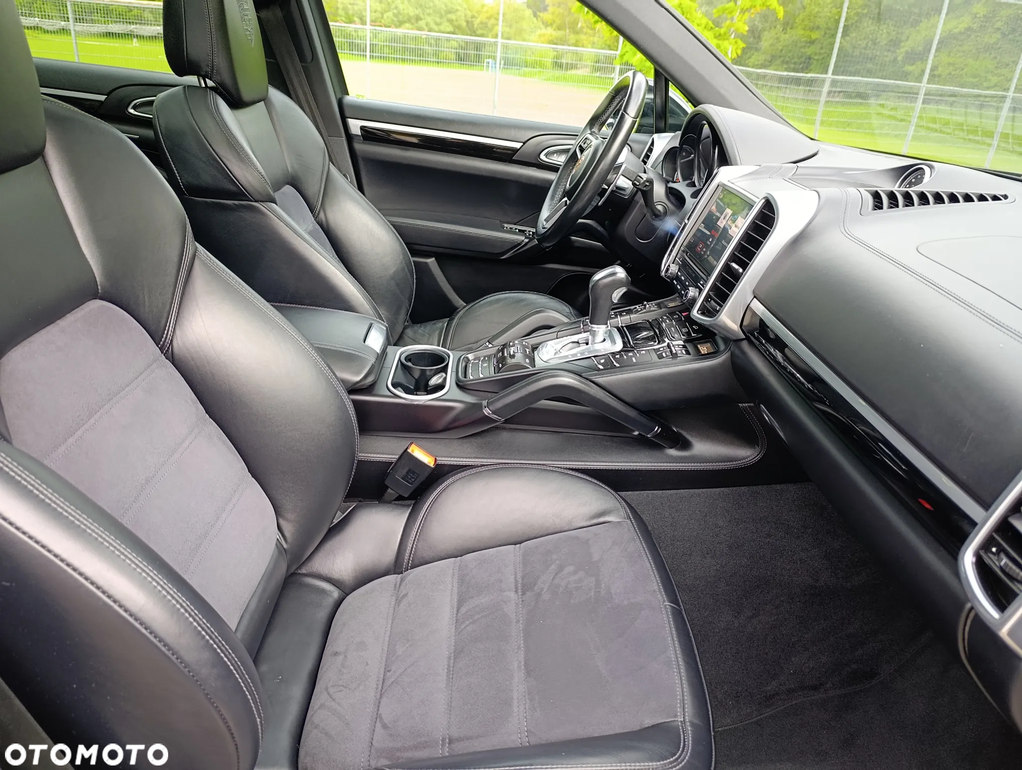 Porsche Cayenne S Diesel Platinum Edition - 18