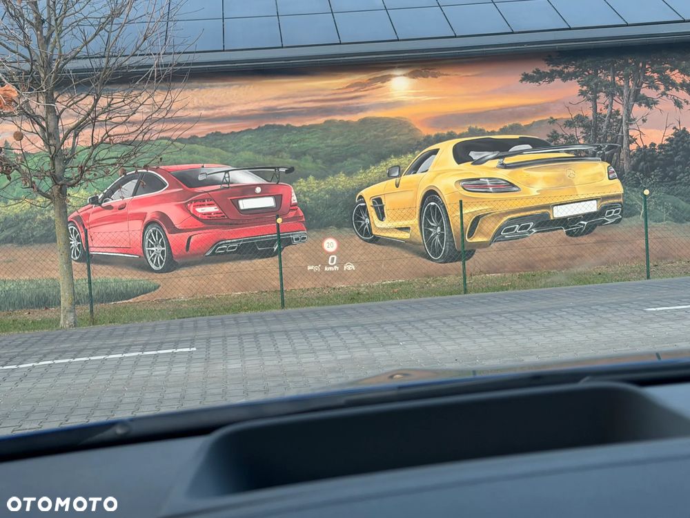 Mercedes-Benz GLA 200 7G-DCT AMG Line - 32